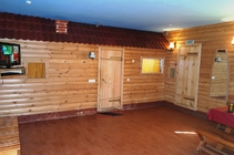 Русская баня с купелью и залом отдыха на 6-8 человек.